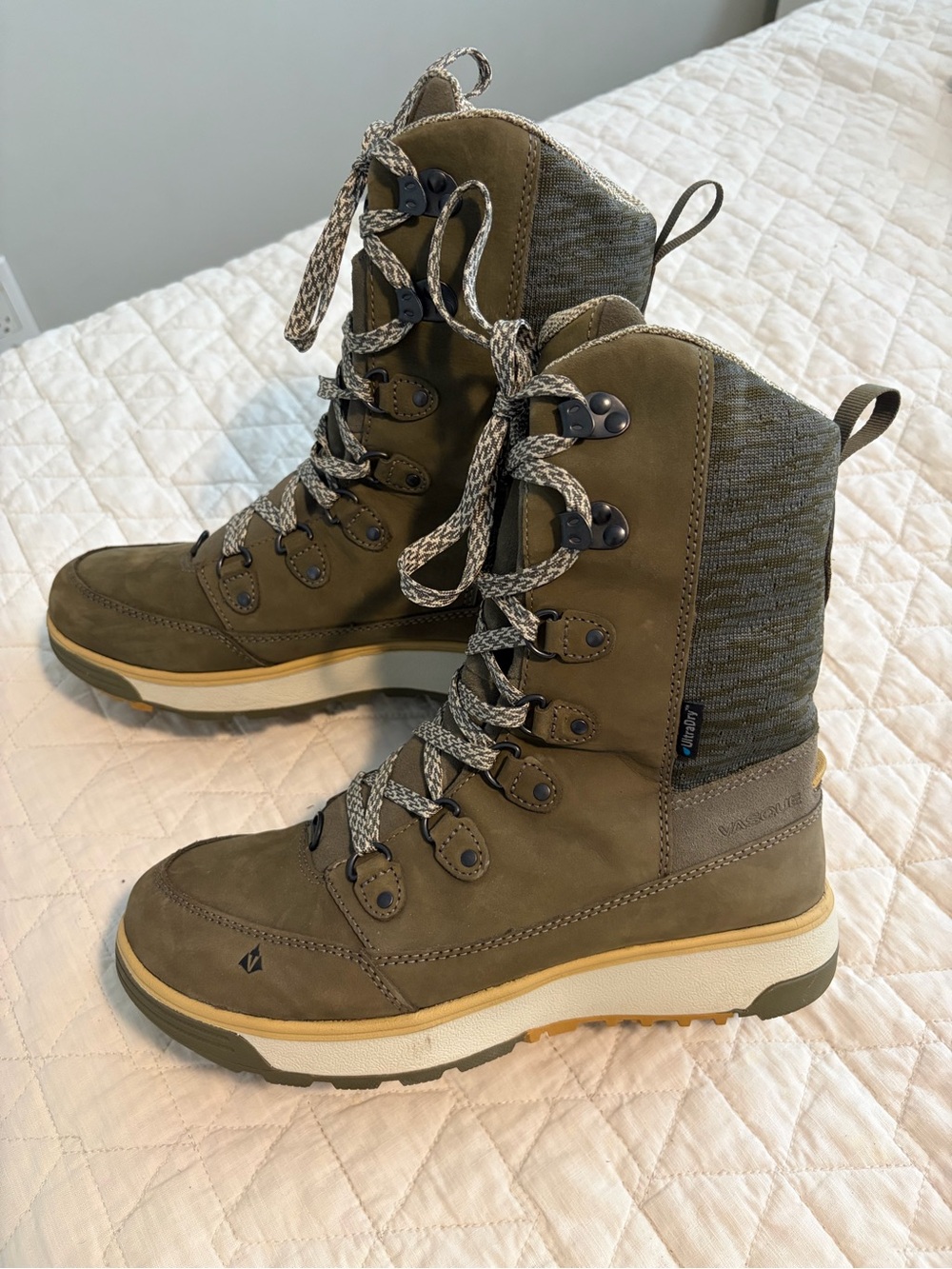 Vasque Olive Green & Grey Lace-Up Winter Boots